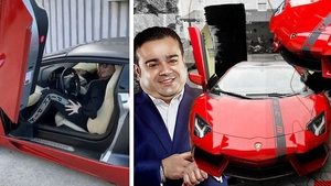 Loredana Groza, dans lasciv în Lamborghini-ul lui Adi Minune. Manelistul i-a dat bolidul pentru o tură prin București | FOTO & VIDEO