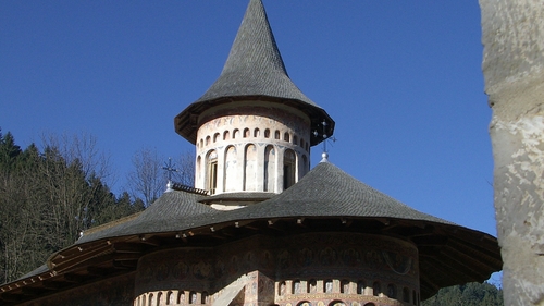 Tepe in numele Domnului. Iata cum poti sa pleci in pelerinaj cu Dumnezeu si sa dai de... dracu la destinatie