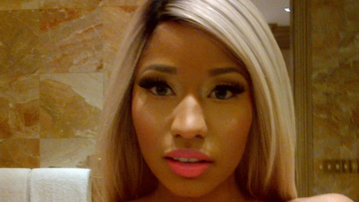 Schimbare spectaculoasa de look! Cea mai faimoasa blonda s-a vopsit BRUNETA