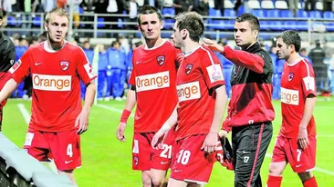 I-au trimis in vacanta pe burta goala