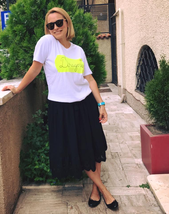 La 45 de ani, Andreea Esca e seducătoare într-un costum de baie din două piese: „Ce poză minunată”