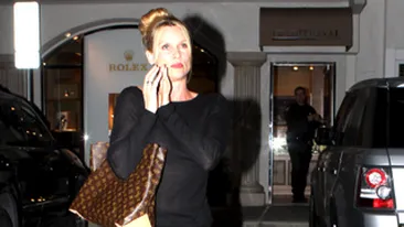 O actrita celebra a mers la restaurant fara sutien! Vedeti aici despre cine este vorba