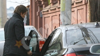 Bambi a fost caprior, acum este vanator. Si-a luat BMW pentru a "rapune" domnisoare!