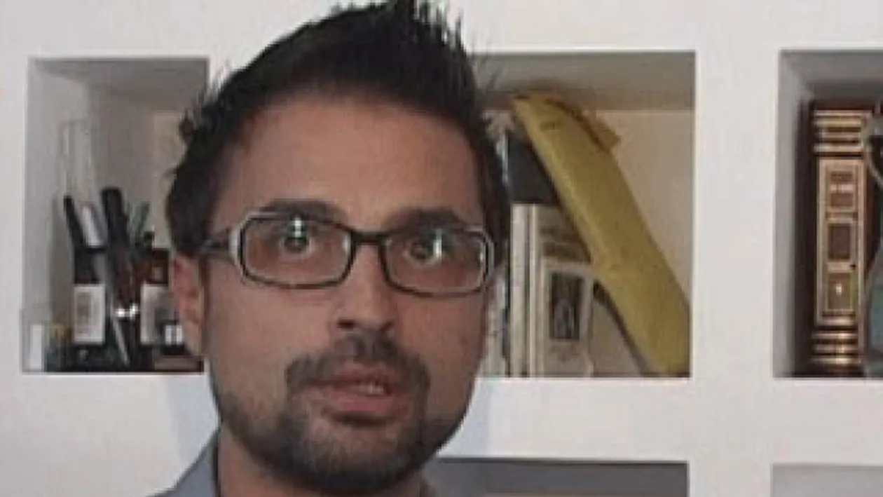 Fostul sot al Catincai Roman, stripperul Bebe, agata femei pe Internet! Uite cum le vrajeste!