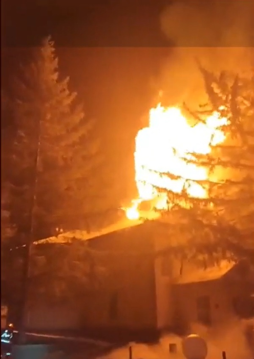 Incendiu masiv în Teleorman! O biserică a luat foc: „Intervenția a durat aproximativ cinci ore”