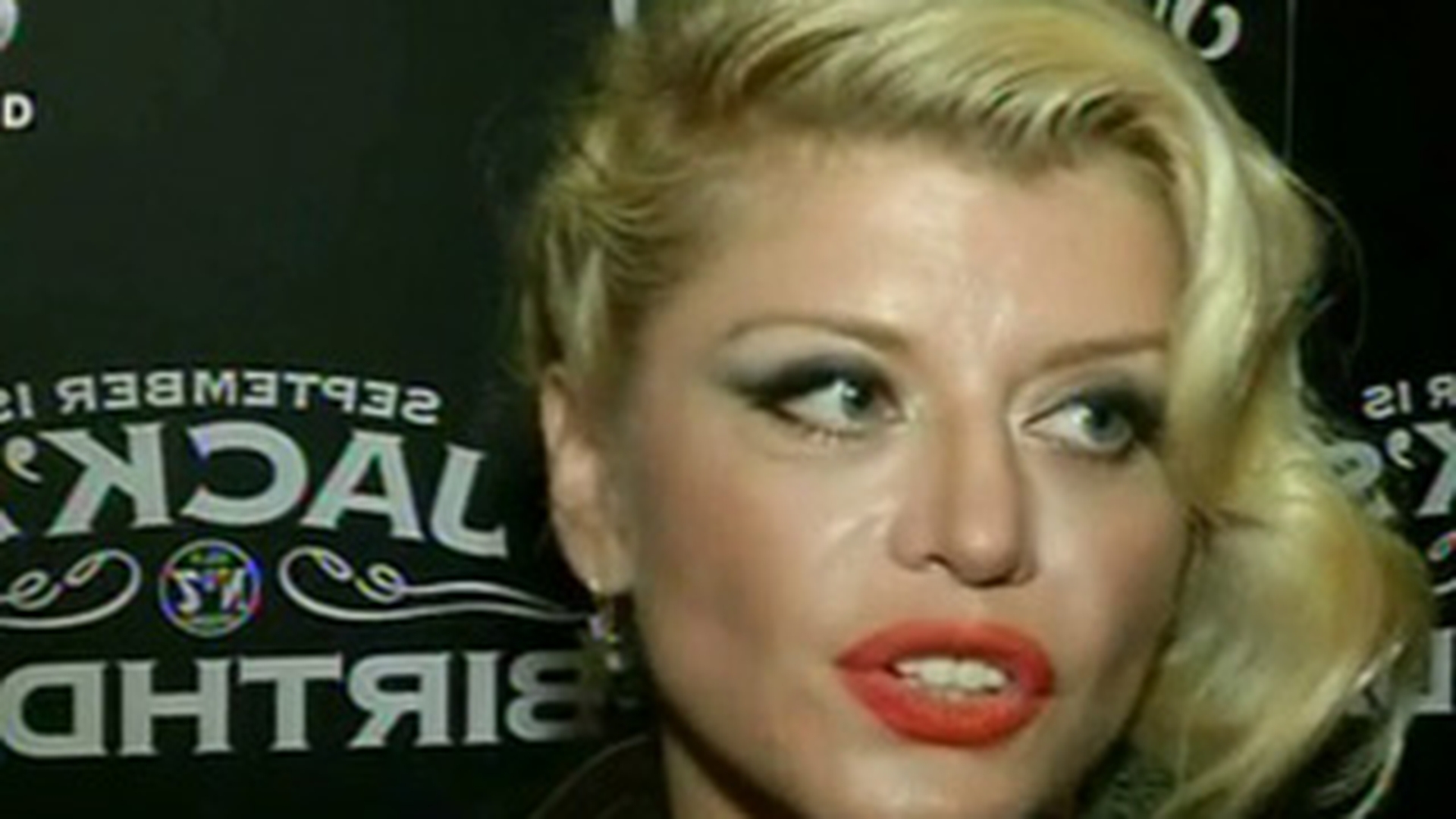 Loredana Groza duce si promoveaza o viata nonconformista! Vezi aici care este secretul ei!