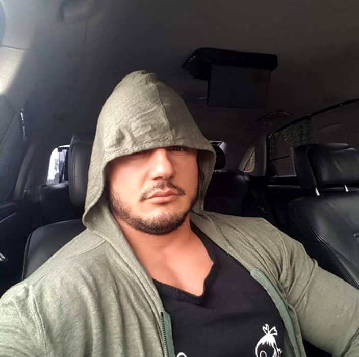 Dinu Șovea, un român care muncește în Anglia, a devenit ținta ironiilor pe Facebook: „Englezii mă vor cu orice preț!”