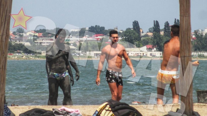 Cel mai tanar star are obiceiuri de pensionar! In loc sa bata cluburile, Dorian Popa isi trateaza salele cu namol