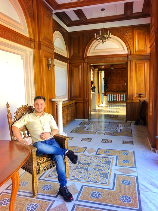 Ionuț Andrei Rednic, consilierul care se înconjoară de vedete