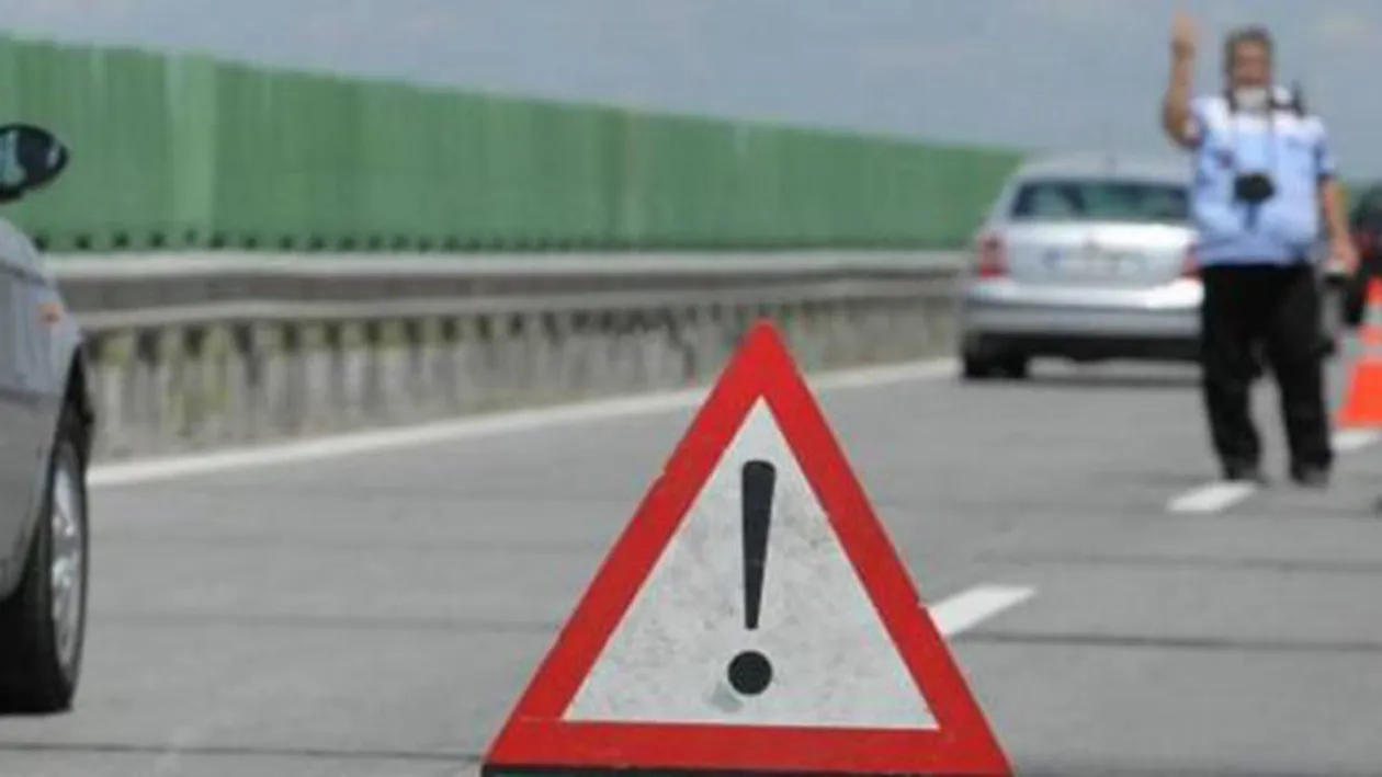 ULTIMA ORA! Carambol cu cinci maşini pe Autostrada Soarelui! 16 persoane au fost ranite grav!