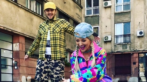 DELIA a dat din nou lovitura alături de... "mama soacră"! Care este adevărul din spatele melodiei "Rămâi cu Bine a.k.a. Rămâi cu mă-ta"