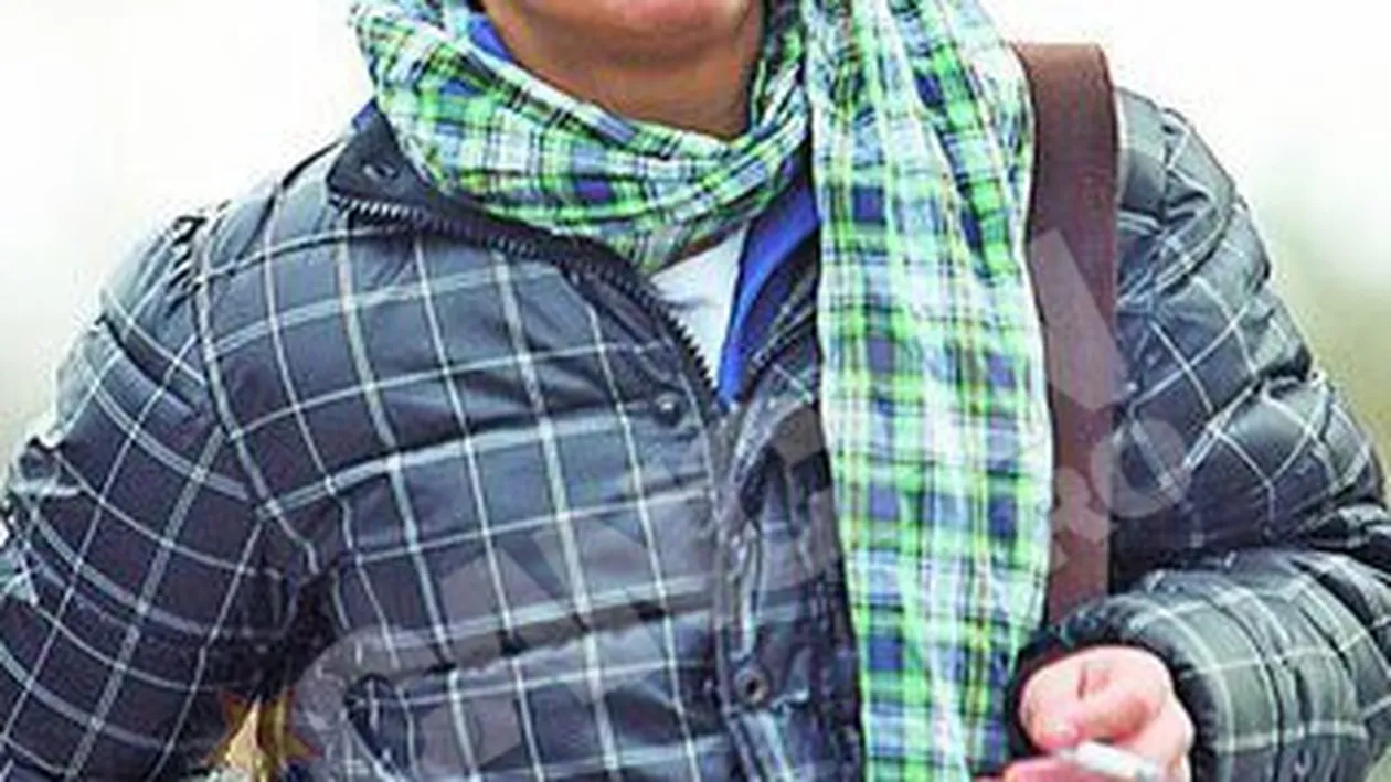 Fiul Luminitei Anghel umbla cu tigari la scoala cu acceptul mamei: L-am lasat sa aleaga