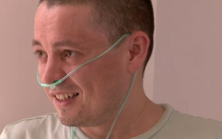 Ionuț Anghel, pacientul care aștepta de trei ani un transplant la plămâni, a murit. Ultimul mesaj postat de pe patul de spital: ”Eu mă lupt pentru fiecare zi”