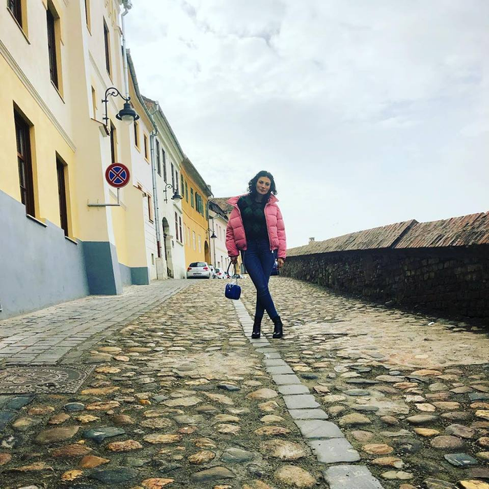 Ioana Ginghină s-a retras din showbiz. Cum arată și din ce face bani acum cea mai sexy actriță de telenovele