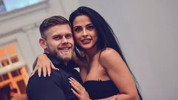Despărțiți, dar împreună. Ema și Răzvan, în același pat. Bruneta anunțase că nu au divorțat