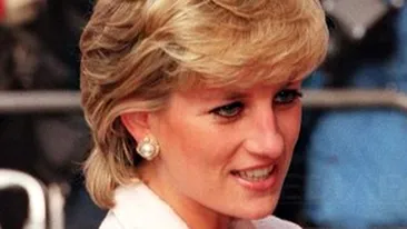 Imagini nemaivăzute cu Printesa Diana! Nervoasă si deloc sigură pe ea, Lady Di a fost fotografiată dansând cu Clint Eastwood