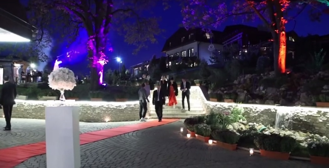Decorul în care s-a desfăşurat nunta a fost ca în basme
