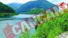 Bebelus aruncat de viu In apa Barajului Rausor