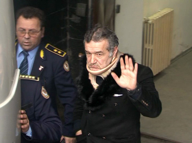 Afecţiunea lui Becali s-a agravat în timpul petrecut la închisoare.