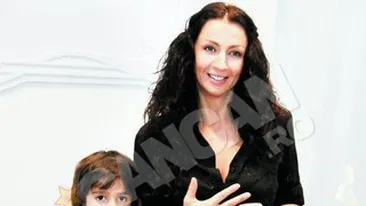 A impartit cortul cu Ayan