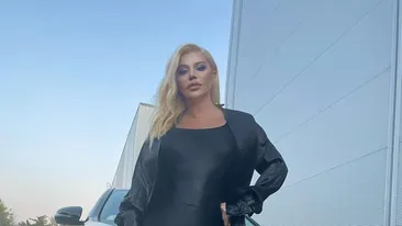 Loredana Groza a dat-o în bară, la propriu! Până și mașina vedetei e „tunată” în Photoshop
