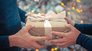 Coșmarul prin care trece o noră în fiecare Crăciun. Ce îi cere soacra să-i cumpere și ce-i oferă la schimb