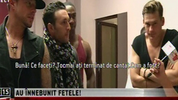 VIDEO Baietii de la trupa Blue au fost hipnotizati de gagicile din Romania! "Deja am vazut foarte multe femei frumoase!"