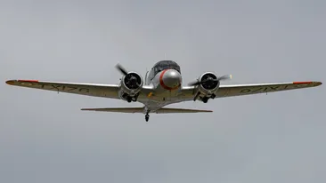 Panică la bordul unui avion. Pilotul a suferit un infarct