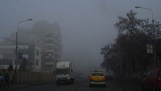 Curse aeriene anulate si intarzieri, din cauza cetii, pe aeroporturile din Bucuresti si Cluj!