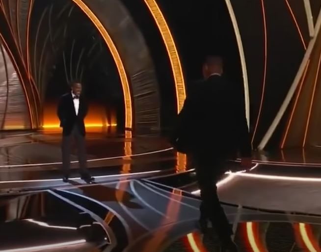 Momentul de la Oscar 2022 pe care nu îl vor uita! Will Smith l-a lovit pe Chris Rock pe scenă, după o glumă făcută pe seama soției