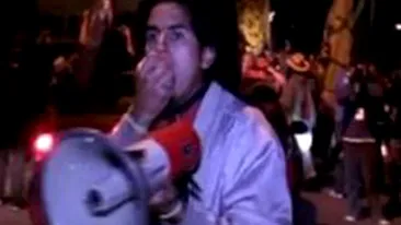 VIDEO Au protestat in Cancun, imprastiind fecale pe strazi!