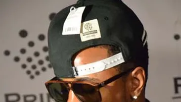 VIDEO Jeremih a cantat 40 de minute si a baut sampanie scumpa!