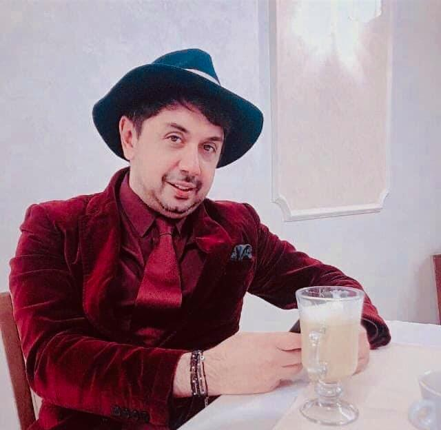 Încă o tragedie în showbiz-ul românesc! Un renumit cântăreț a murit, după ce a făcut infarct azi-noapte
