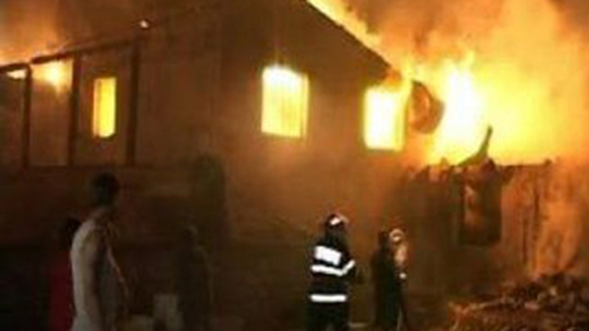 Cinci persoane au fost ranite intr-un incendiu din comuna suceveana Marginea!