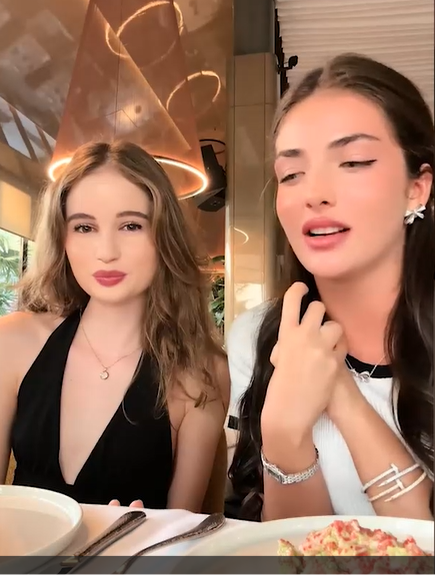De câți ani se cunosc Irina Columbeanu și Andreea Bostănică, de fapt. Au ieșit la restaurant și șatena a gafat din nou!