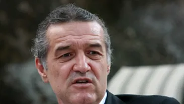 Becali pune bodyguarzii pe stelistii care merg la pacanele