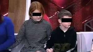 Fetița de 13 ani însărcinată cu un băiețel de 10 ani povestește cum s-a întâmplat totul