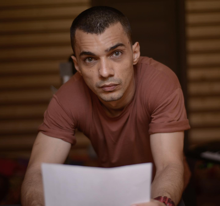 Cântărețul se declară un om simplu
