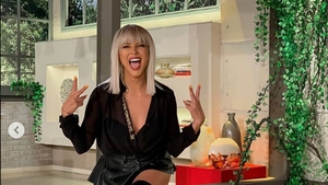 Lora, transformare spectaculoasă de look! Adela Popescu și Cove au remarcat imediat iar fanilor nu le-a venit să creadă