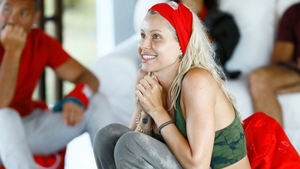 Conexiunea secretă dintre Carmen Grebenişan şi soţul său, la Survivor România! De necrezut ce face blonda după fiecare punct. A dat-o de gol la Măruţă