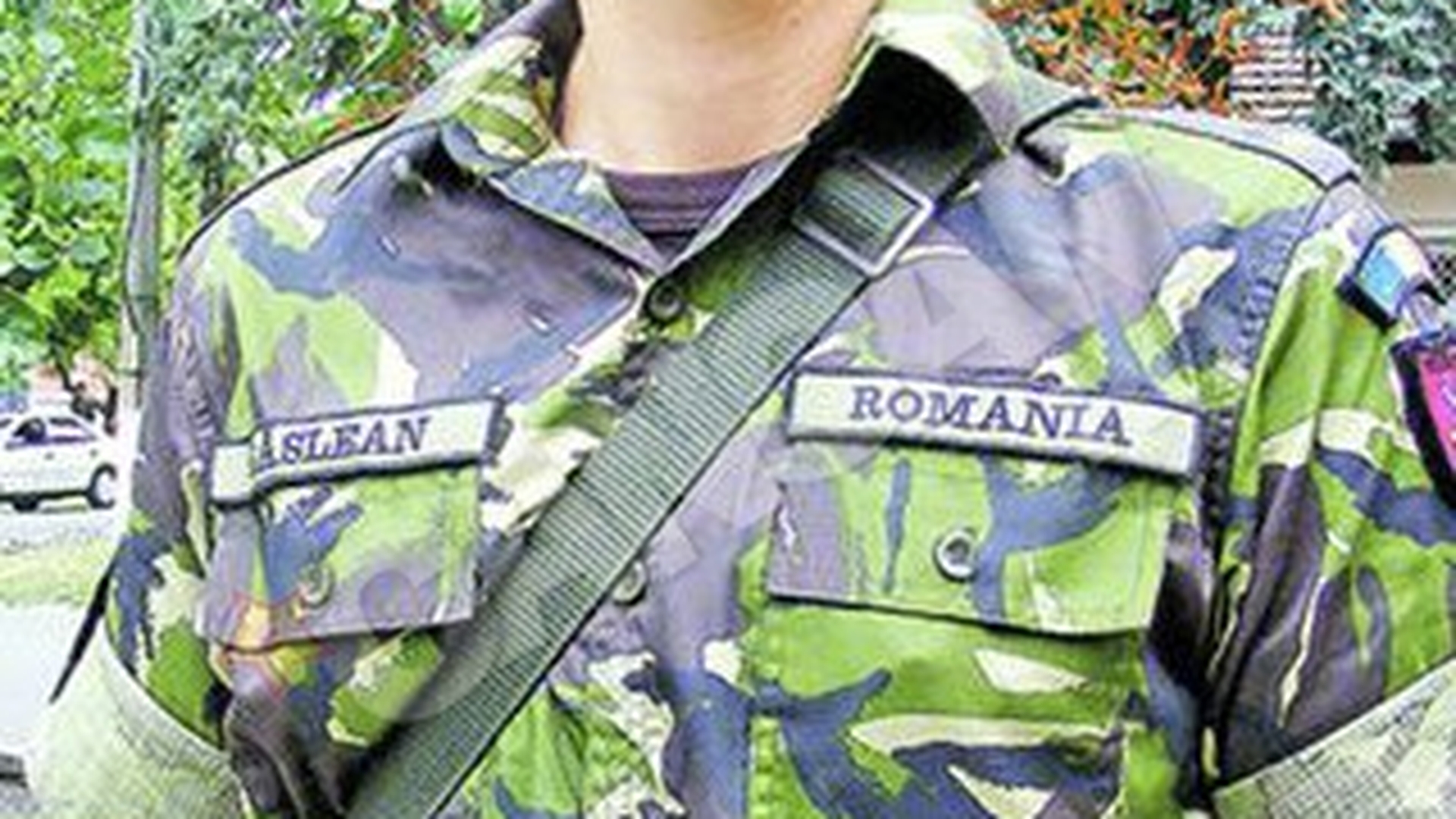 Fiul designerului Eli Laslean, pasionat si el de moda! Militarul anului a lucrat la rochii