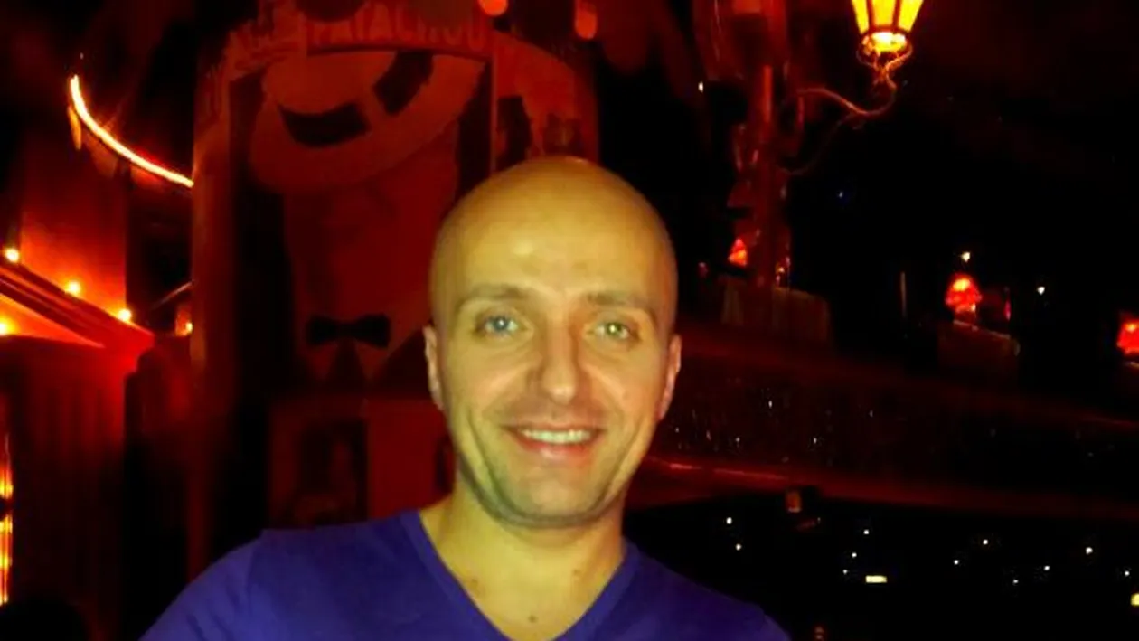 Revelion in stil parizian! Costi Ionita s-a destrabalat la Moulin Rouge, iar a doua zi s-a relaxat la Disneyland!