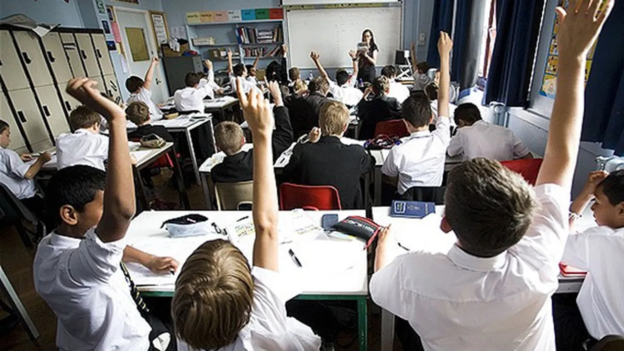 VIDEO Tratament inuman! Ce le-a facut o profesoara elevilor ei prea galagiosi! Copiii au ramas traumatizati