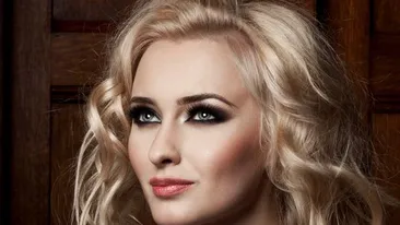 Indiferenta la suferinta medicului penal Kasem, sotia lui s-a destrabalat toata noaptea, in club. Imagini incendiare cu Kayla!