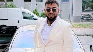 Costel Biju a rămas fără voce! Primele imagini cu manelistul, în timp ce era cu perfuzii