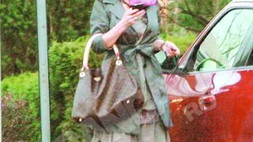 Fosta iubita a lui Adrian Cristea ii vrea banii