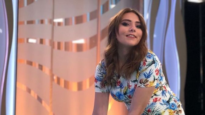 Vulpița de la Acces Direct, ipostaze nemaivăzute! Cum arată tânăra în costum de baie