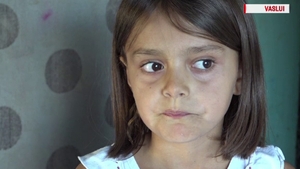 Au fost azi în vizită la Roxana, fetița din Vaslui care își dorea piure cu carne. Cum arată noua ei casă și cât de mult s-a schimbat micuța