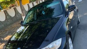 Un elev din Constanța i-a zgâriat profesorului BMW-ul, din cauza unei note mici. Ce pedeapsă a primit tânărul