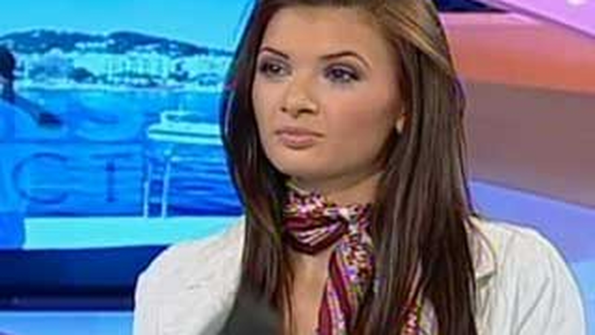VIDEO Dialog incendiar intre Ramona Gabor si Mihaela Moise: "Ai facut sex pe bani!"/ "Esti o nesimtita, nu te intereseaza pe tine ce fac cu viata mea"